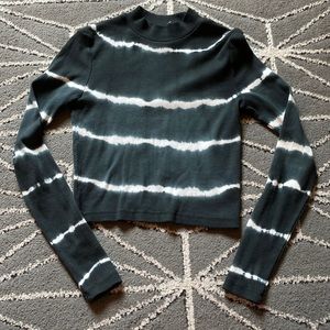 ASOS, black & white tie-dye stripe cropped long sleeve mock turtleneck, US sz 8